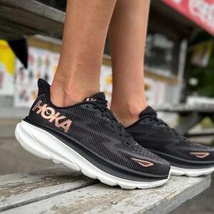 Hoka Clifton 9 Running Shoes Women's Size 7.5D (Wide) Rose Gold Lightweight Shoe